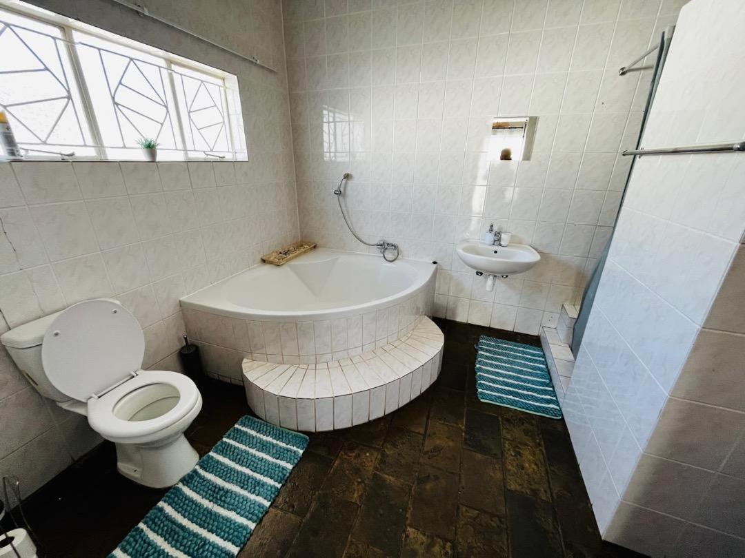 Kate'S Nest Guesthouse & Backpackers 빈트후크 객실 사진