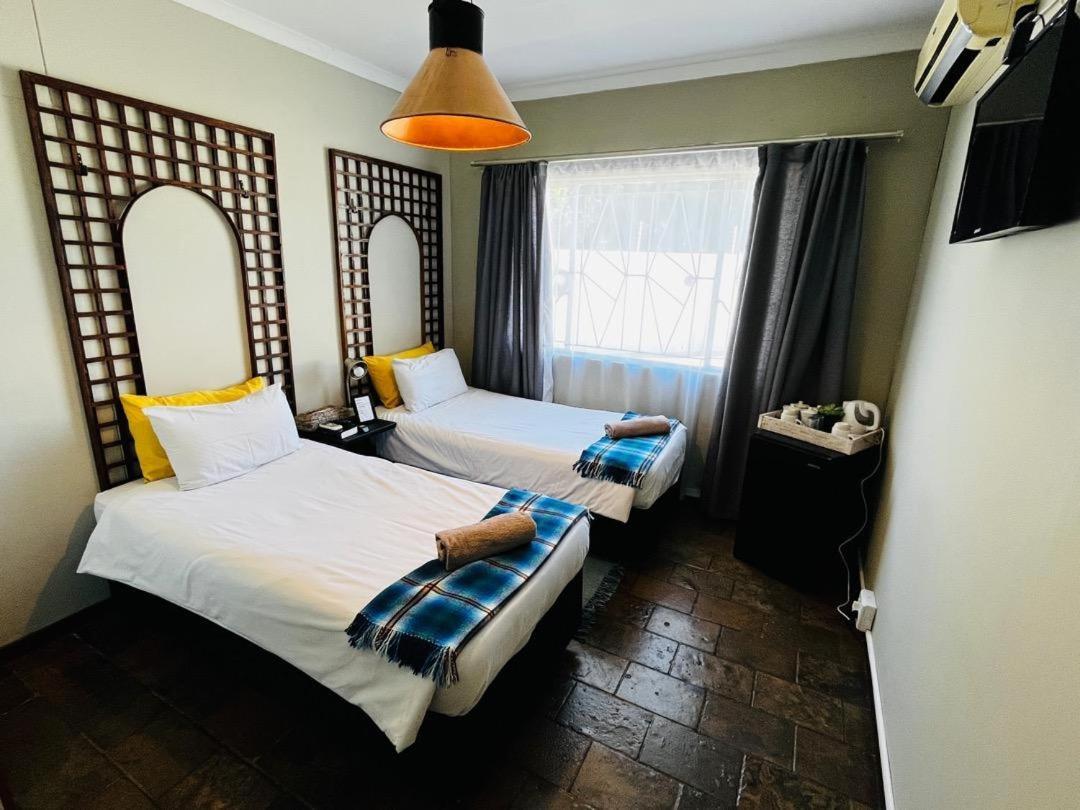 Kate'S Nest Guesthouse & Backpackers 빈트후크 외부 사진